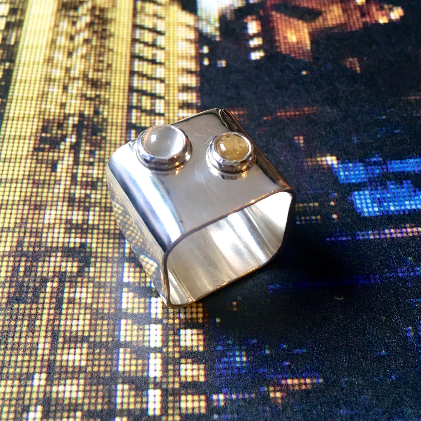 Herenring ‘Marcel’ met rutiel kwarts en maansteen in zilver