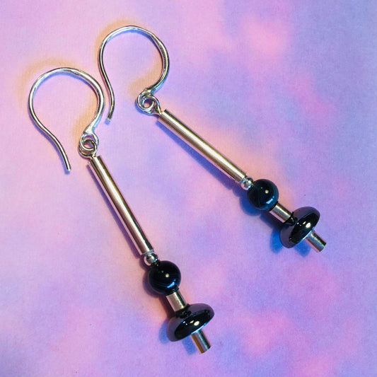 Pop. Hematite and agate silver earrings